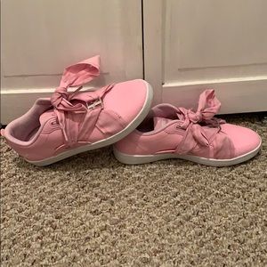 Pink Puma Sneakers!!